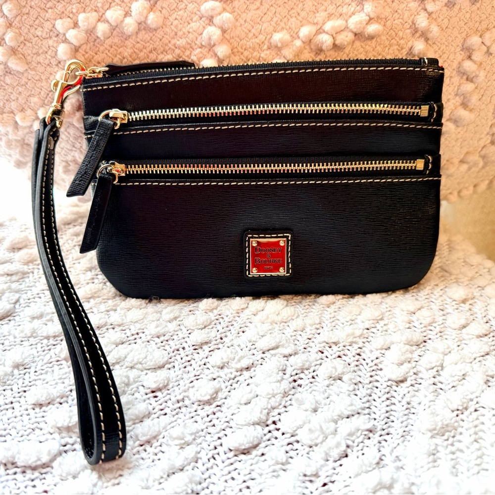 Dooney & Bourke Black Triple-Zip Wristlet 5x8 NWOT